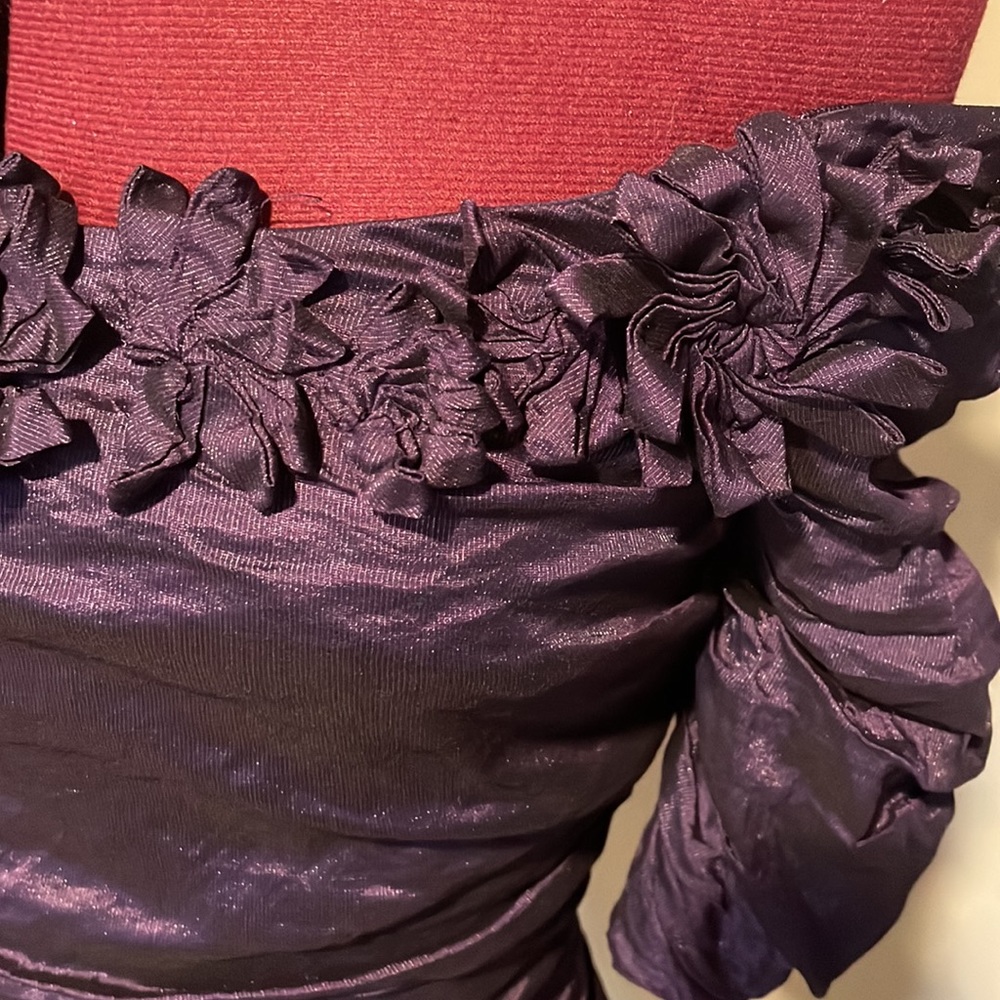 Meridith Dress - Picture 2 of 12